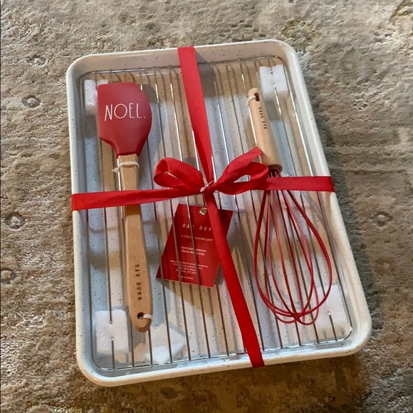 🎄NEW! Rae Dunn 4 Piece Baking Set